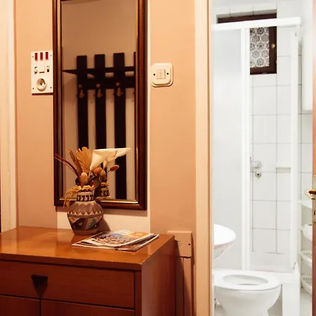 Hondo Rooms&apartments Gasthuis 2*