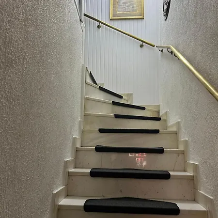 Hondo Rooms&apartments 2*