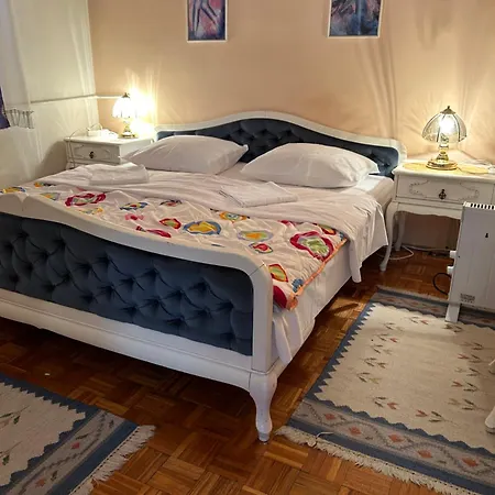 Guest house Hondo & 2*