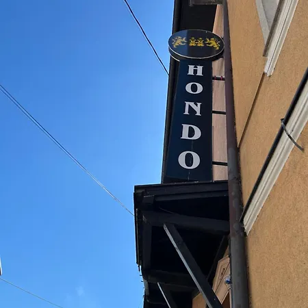 招待所 Hondo &