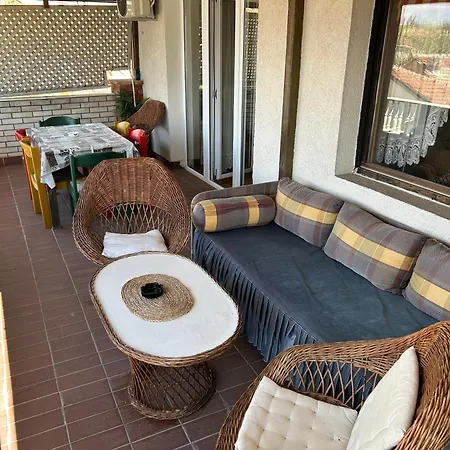 Hondo Rooms&apartments 2*