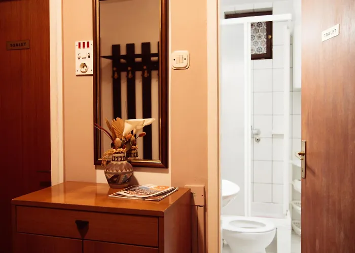 Hondo & Casa de hóspedes 2*