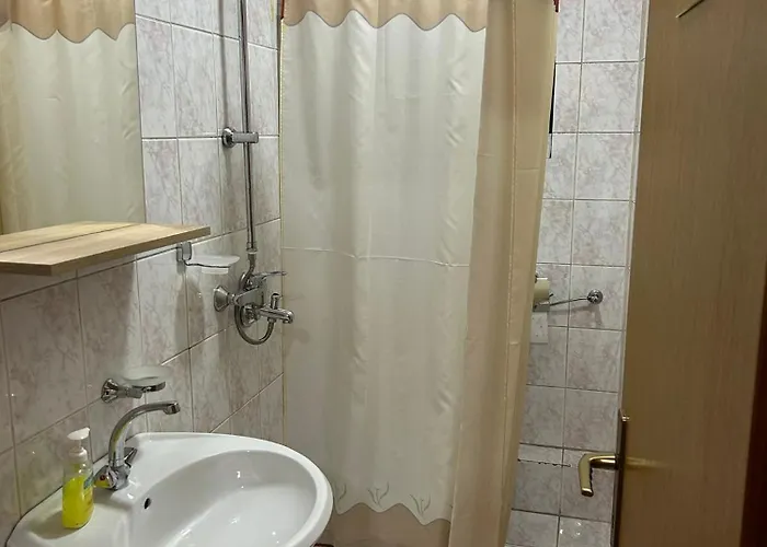 Hondo & Guest house 2*