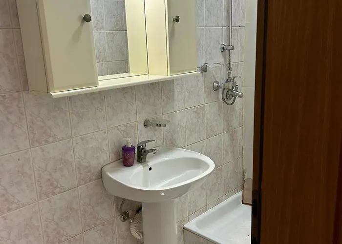 Hondo & Guest house 2*